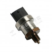 Датчик давления и температуры масла Yuchai YC6J220-50, YC6L280N-52, YC6L310-50 Датчик давления и температуры масла Yuchai YC6J220-50, YC6L280N-52, YC6L310-50